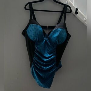 130: NWOT Terra & Sky Green and Black One Piece Swimsuit